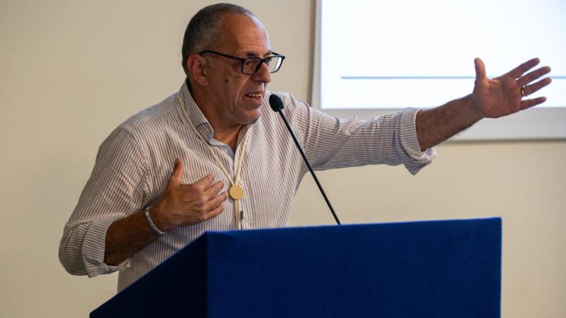 Agitazione estrema, il medico d’urgenza De Iaco: “Ecco come comportarsi e cosa evitare”