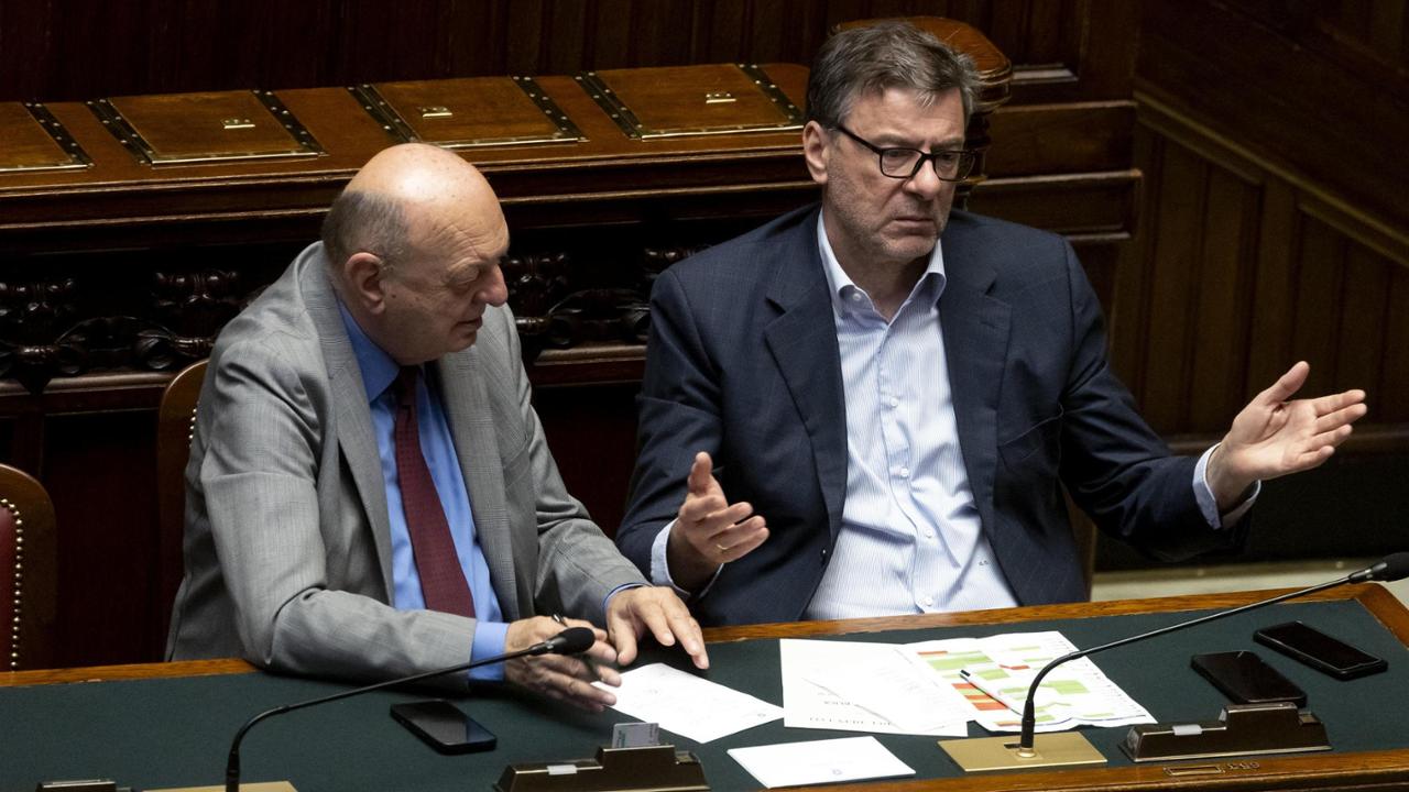 Energia e armi, 15 miliardi per la manovra. Bollette, i fondi già possibili in autunno