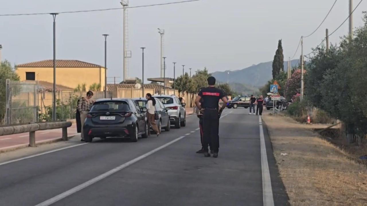 Con l’auto investe una ragazza. Il fratello minorenne di lei lo insegue e lo uccide a coltellate