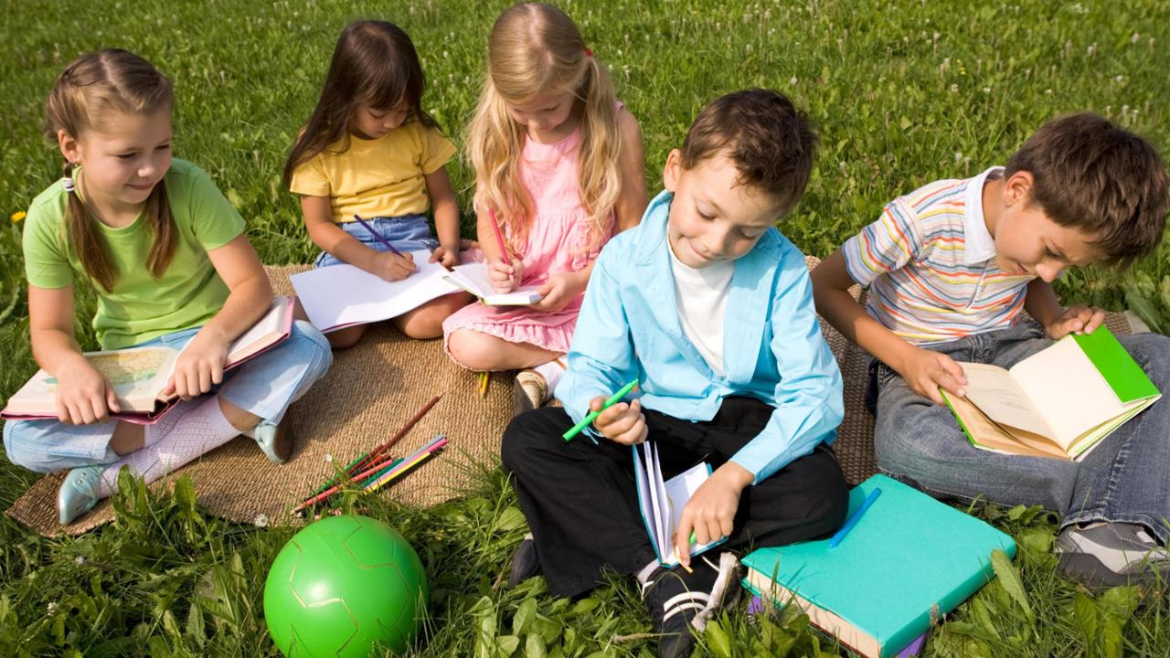 Bimbopoli, inglese e recitardanzando: viaggio nelle scuole rimaste aperte d’estate
