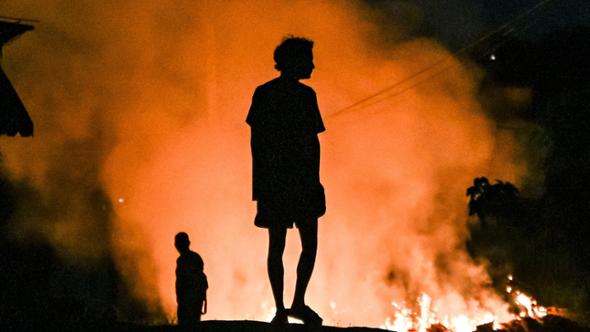 Incendi, oltre 220mila evacuati fra Francia e Spagna. Le autorità: “Situazione incontrollabile”