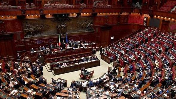 Parlamentari, salta il limite per le pensioni