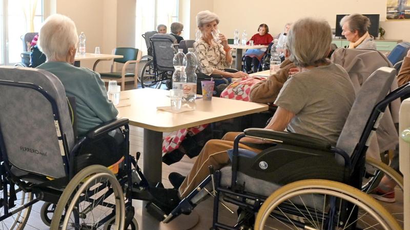 Rsa, anziano a rischio sfratto per un debito da 3.800 euro. Un benefattore salda il conto