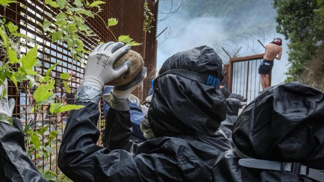 No Tav, così la marcia è diventata guerriglia: migliaia di attivisti anche dall’estero e il pieno di giovani