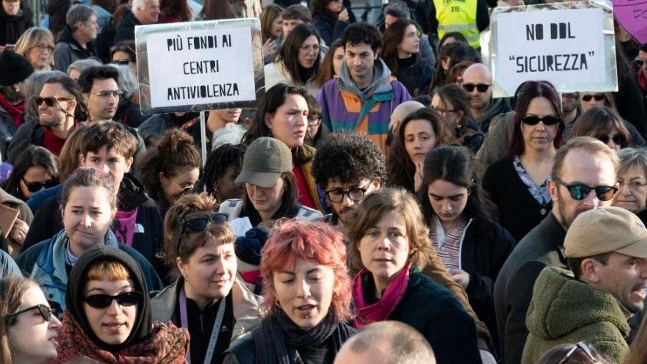 Lanzo, incontra il suo ex per una passeggiata e lo accoltella