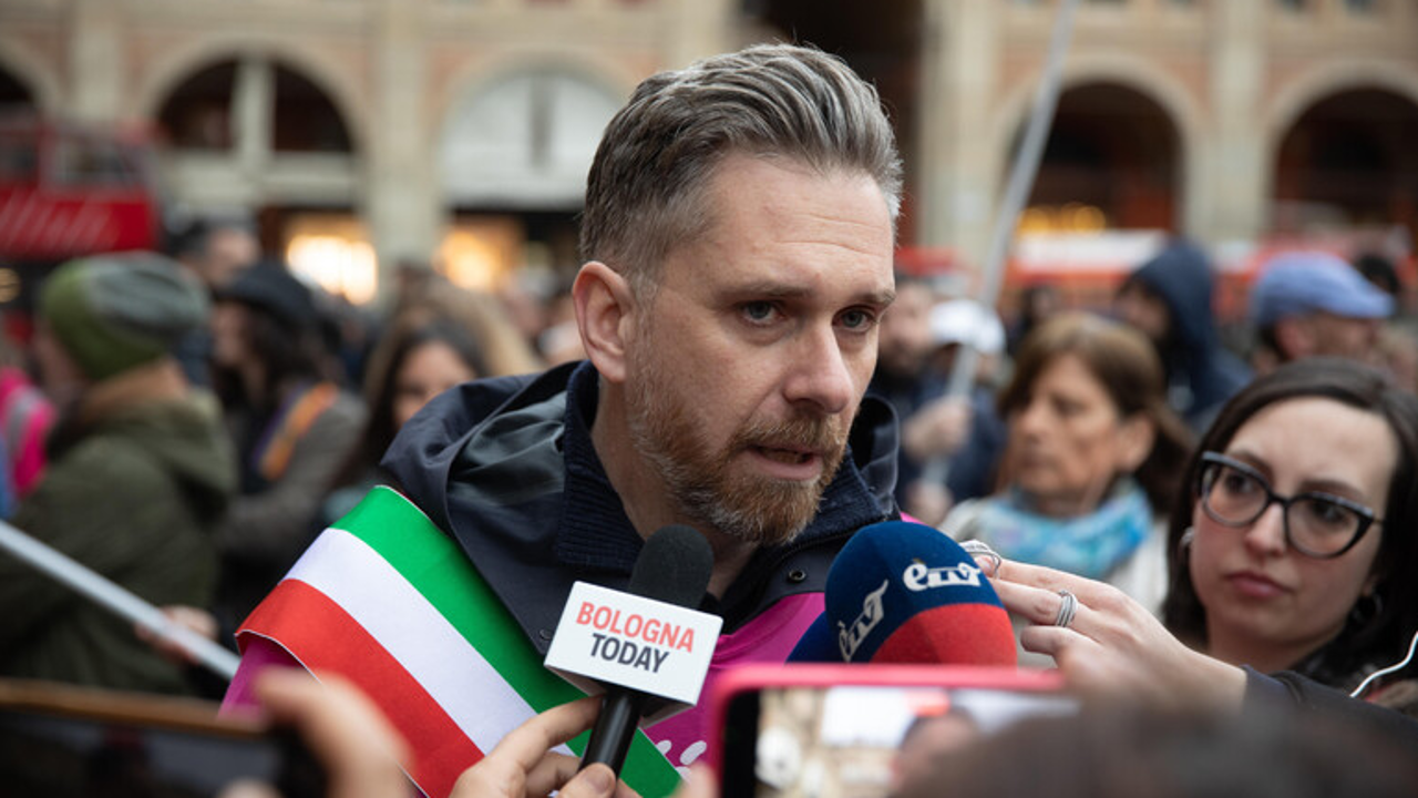 “Lepore, ti vogliamo come Fakir”: minacce di morte al sindaco di Bologna, disposta la scorta