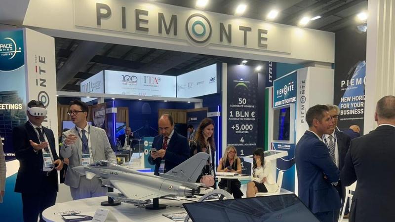 Prove di volo, l’industria aerospaziale piemontese: “Commesse per i prossimi 15 anni”