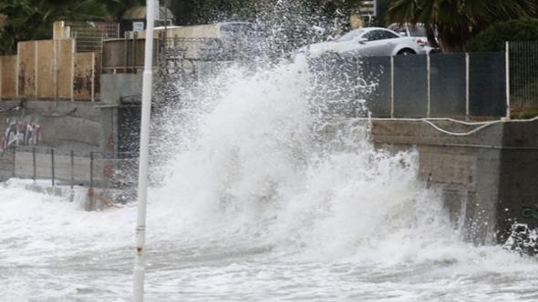 Trombe d’aria e mareggiate, l’agonia delle spiagge italiane: “Serve un piano per le coste”