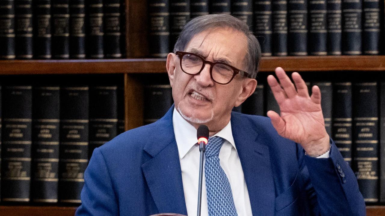 Marcinelle, Meloni: “Vergogna Cgil, i delegati hanno voltato le spalle a La Russa”. Landini: “Falso”