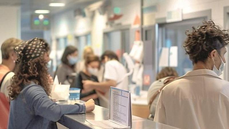 “Mi hanno prenotato un’ecografia della cute nel 2028”. Le liste d’attesa migliorano, ma non troppo