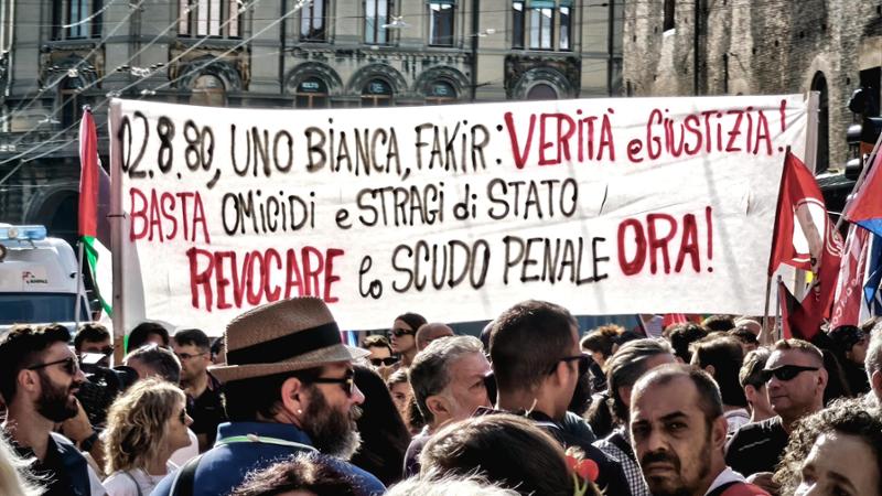 Bologna ricorda la strage, Mattarella: "Strategia neofascista per distruggere la democrazia"