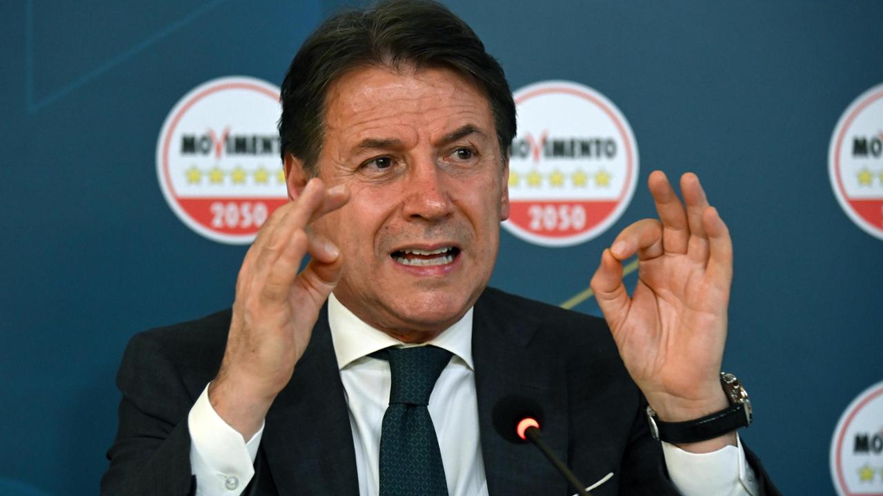 Conte: “Niente armi a Kiev, la linea sull’Ucraina la decideranno le primarie”