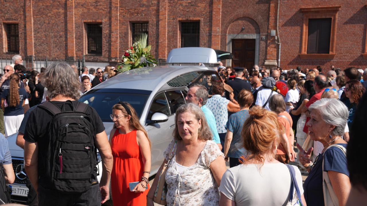 L’ultimo saluto a don Mazzi con “Io vagabondo”: “Continuiamo la sua opera in Exodus”
