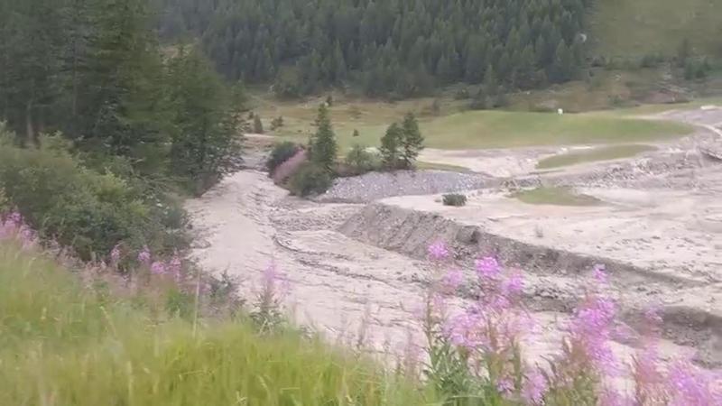 Nubifragio su Cervinia, esondano due torrenti