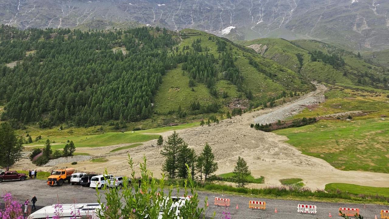 Dopo il nubifragio, a Breuil-Cervinia chiusi il golf, parcheggi e sentieri. L’acqua va bollita