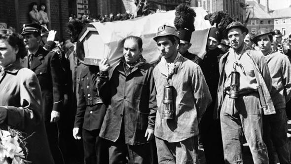 Marcinelle, 70 anni fa la strage dei minatori che commosse il mondo: cosa accadde l’8 agosto 1956