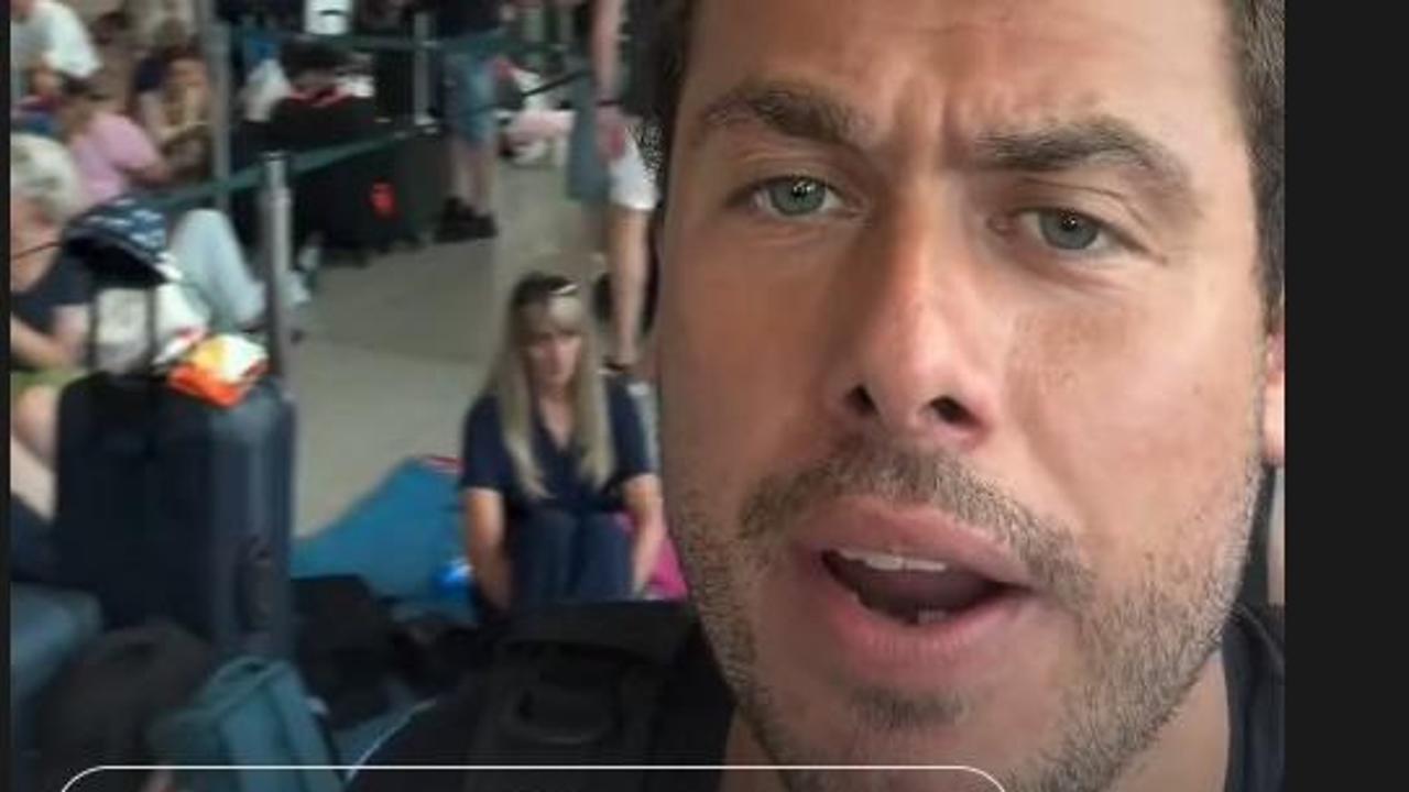 L’attore Filippo Laganà: “Bloccato in aeroporto a Catania, la navetta per Palermo costa 700 euro”
