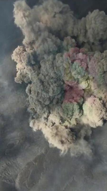 Etna, si apre una nuova bocca effusiva: la colata ripresa dal drone