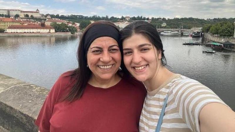 Il mistero delle due israeliane scomparse a Vienna: l’ultimo video e quel volo mai preso