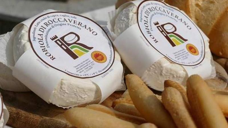 Asti, allevatori contro le nuove norme: “Troppo rigide, formaggi dop a rischio”