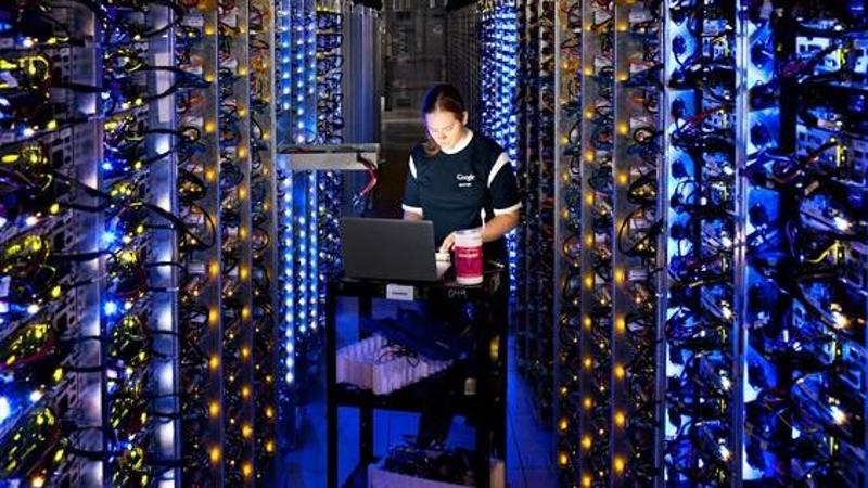 Assalto dei data center: in Italia boom di cantieri, a rischio la rete elettrica