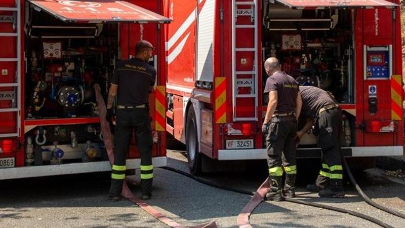 Incendi in Piemonte, bruciati oltre 2.500 ettari. I Vigili del Fuoco: “Mai visto nulla di simile”