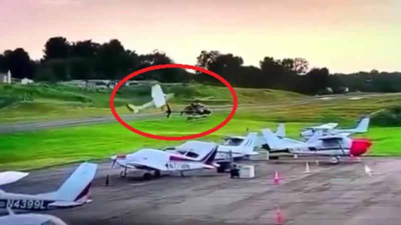 Aereo da turismo vira all'improvviso e centra l'elicottero della polizia