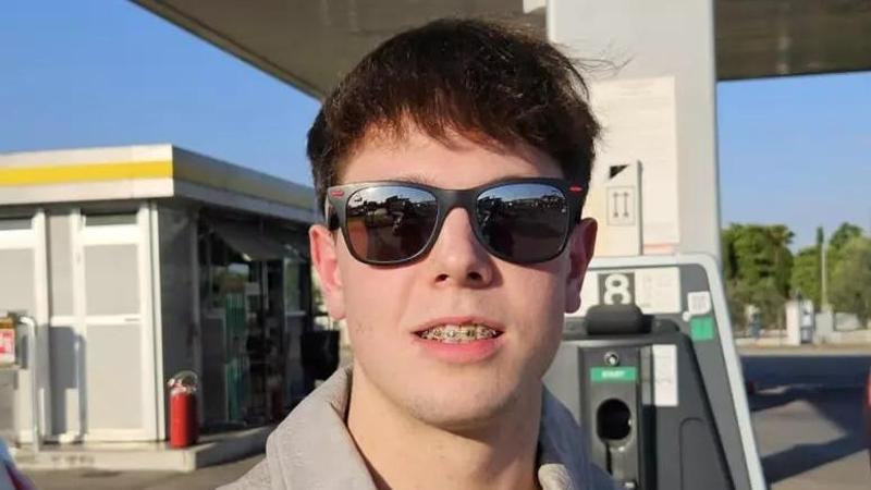 Barcellona, Nicola Maggiotto apre gli occhi dopo 10 giorni di buio: «Ha stretto la mano alla mamma»