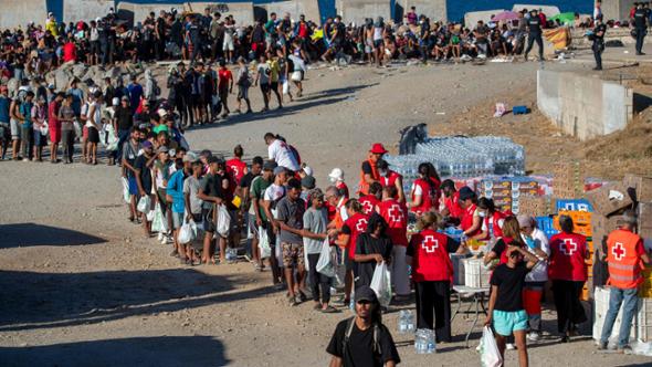 Il ricatto di Rabat a Madrid: “Dateci i minori, altrimenti non accoglieremo le salme dei migranti”