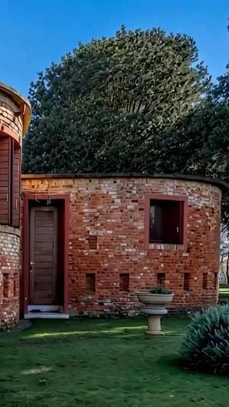Crevan, l’isola da sogno di Venezia in vendita con il suo fortino napoleonico
