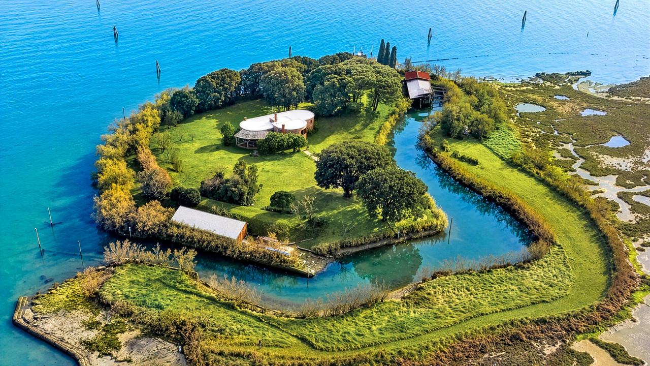 Venezia, l’isola privata è in vendita: il vicino di casa è Burano