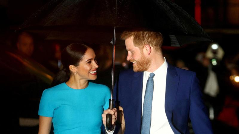Regno Unito, Bbc: “Il rientro di Harry e Meghan a Londra è previsto per oggi”