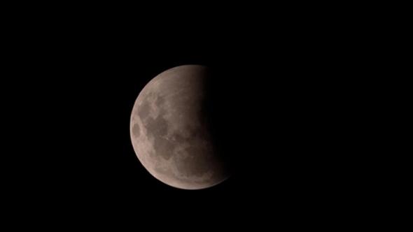Spettacolare eclissi totale di Luna con la 'Luna di sangue'