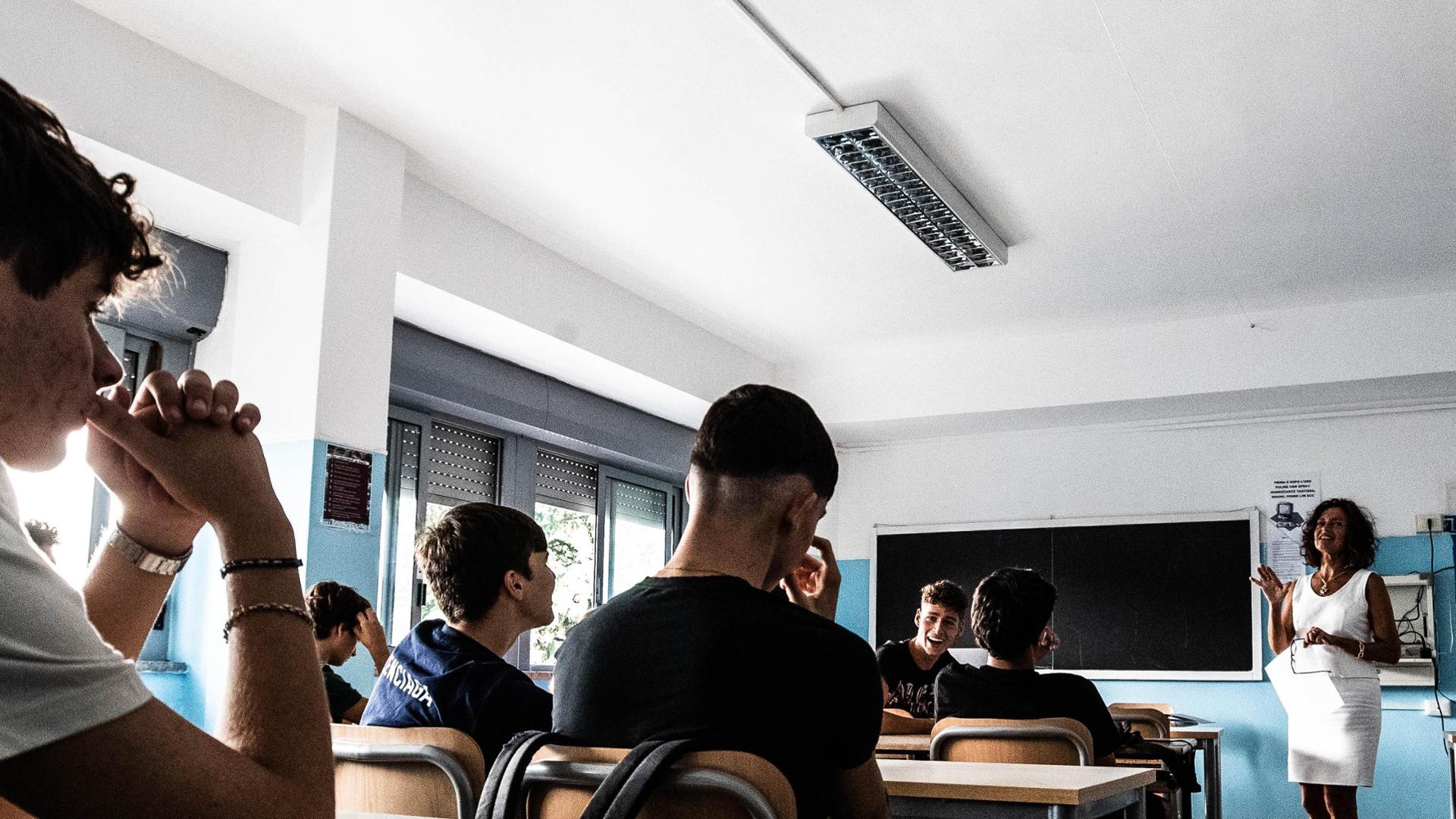 Insegnanti cuneesi attendono pagamento per ore di lavoro extra sul Pnrr, con ritardi e problemi di rendicontazione