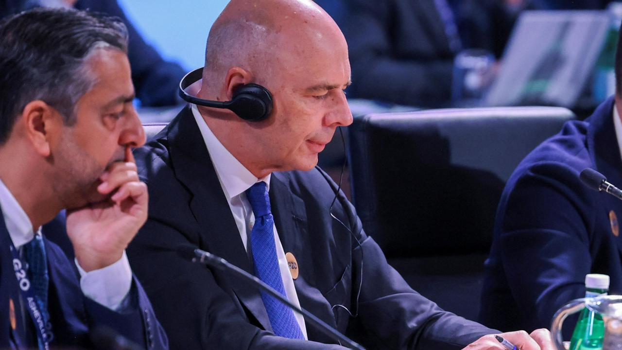 Proteste Ue per il ministro delle Finanze russo al G20, i colleghi minacciano di boicottare la foto