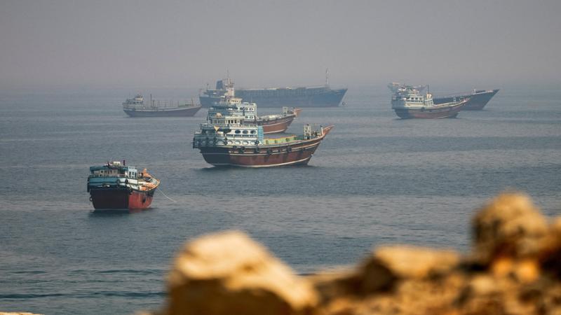 Trump valuta attacchi limitati nello Stretto di Hormuz