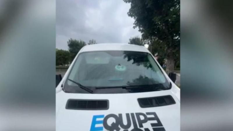 Lanciavano sassi contro auto e furgoni sulla Bovesana “per ammazzare la noia”. Quattro arresti