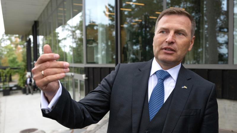 Estonia, 70 milioni per i proiettili destinati a Kiev: si dimette il ministro della Difesa Pevkur