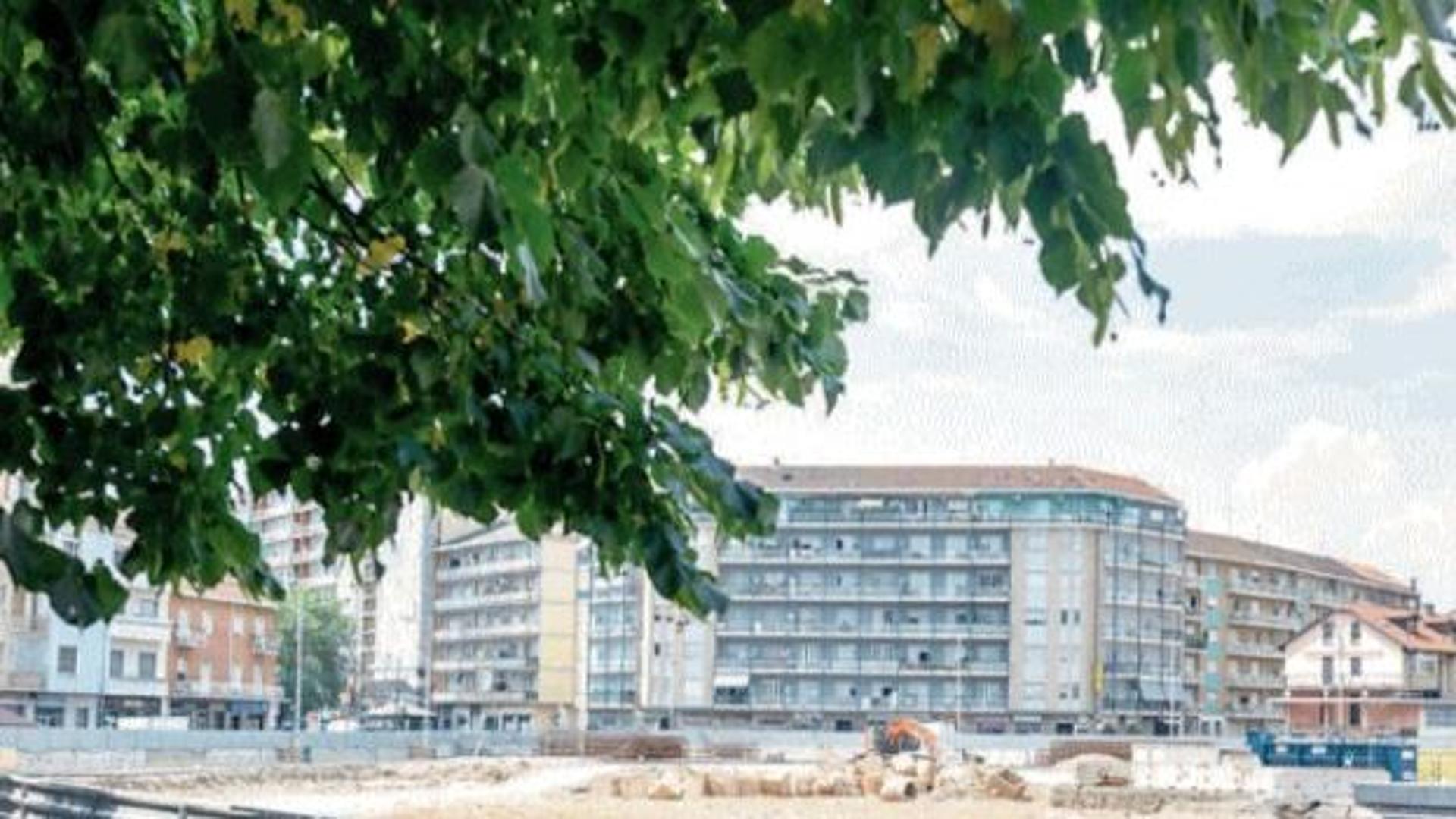 Piazza Bengasi, lavori senza fine. E ora la Città pensa a far pagare le penali alle ditte