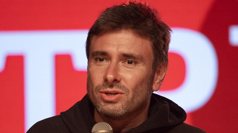 Di Battista, il nuovo messaggio: “Sta affrontando nel migliore dei modi la fase post operatoria”