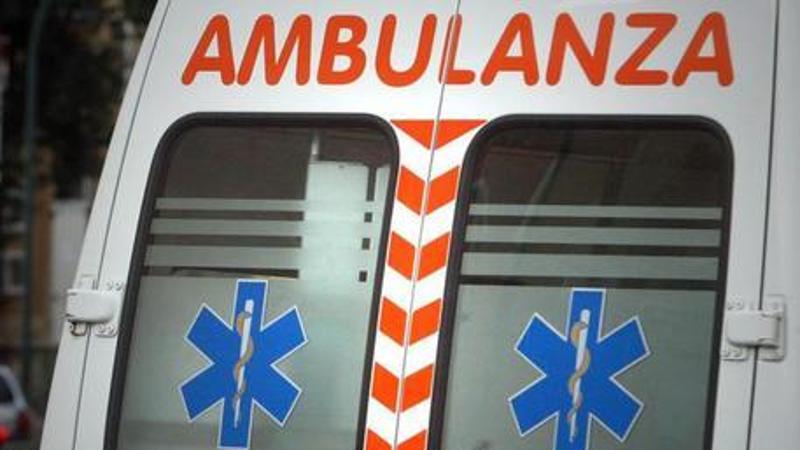 Incidente a Fossano, auto va fuori strada: muore un 26enne, salva la compagna incinta