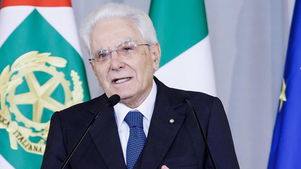 Ai, il monito di Mattarella: “Rischi per gli esseri umani. Allarga le disuguaglianze” 
