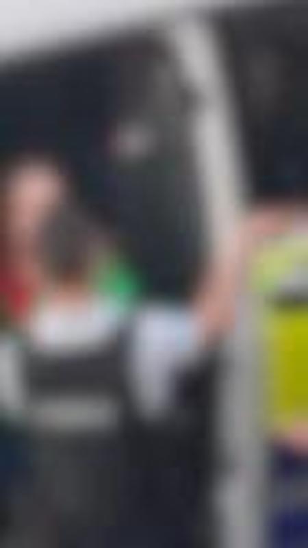 Poliziotta indagata per aver schiaffeggiato una donna ammanettata