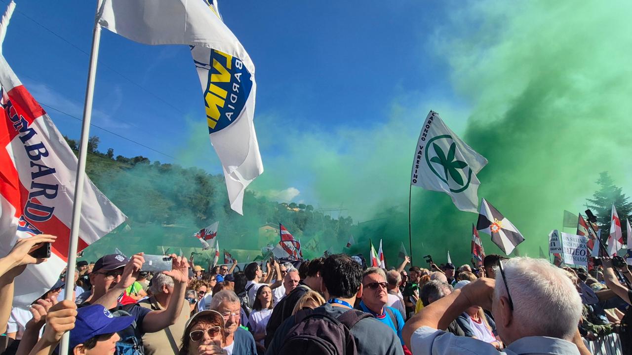 Pontida, il pratone si divide tra Romeo e Salvini