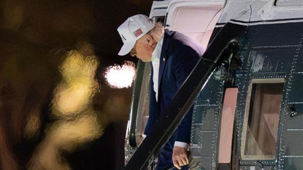 Trump rientra in anticipo, allerta Usa in Medio Oriente: “Devo decidere se far saltare l’Iran”