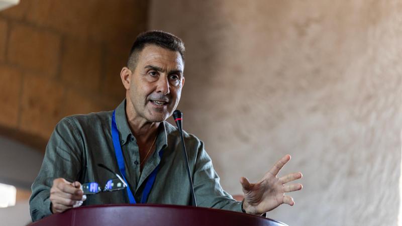 Vannacci: “Gonna lunga o corta? Io le donne le preferisco sempre senza”. È bufera