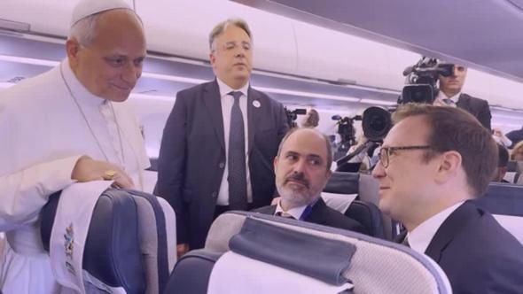 Leone XIV ai giornalisti CNN bannati dalla Casa Bianca: "Qui siete sempre i benvenuti"