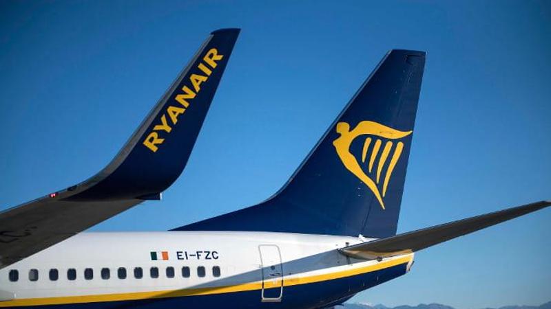 Volo Pisa-Prestwick atterrato con pochi minuti di carburante: cosa è successo