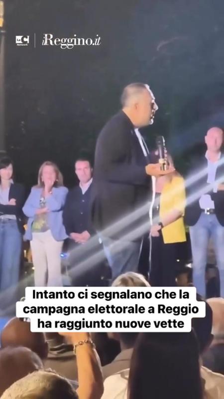 Vannacci ai reggini: "Cornuti e mazziati". Il sindaco Cannizzaro replica dal palco