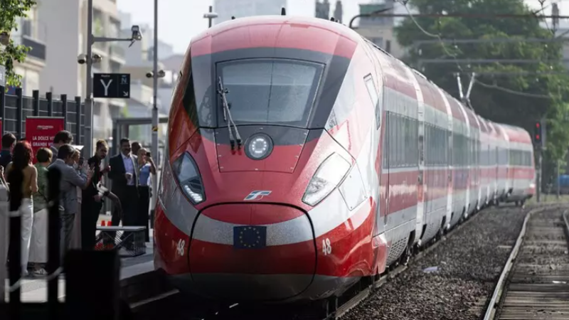 Trenitalia introduce un sovrapprezzo per la prenotazione dell'Alta velocità